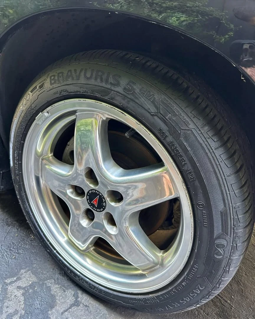 Pontiac — detailing photo 2