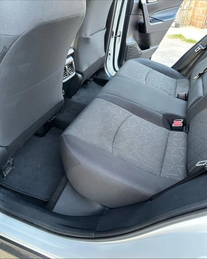 Toyota RAV4 — detailing photo 3